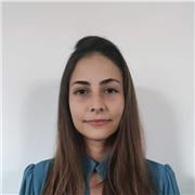 Insegnante di Inglese madrelingua. Diplomata a Londra con l’IB (International Baccalaureate)